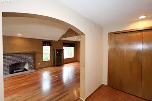 1609 NE 150th Ave, Portland, OR 97230 - Photo 3