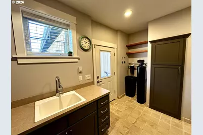 1196 Southridge Way, Roseburg, OR 97470 - Photo 13