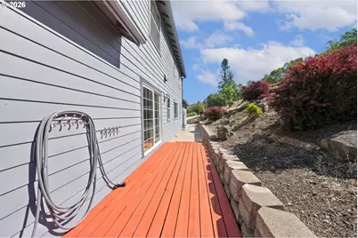 1548 NE Rocky Ridge Dr, Roseburg, OR 97470 - Photo 35