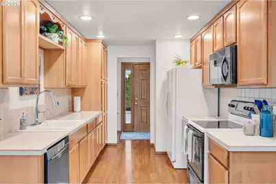 23495 NE Dayton Ave, Newberg, OR 97132 - Photo 15