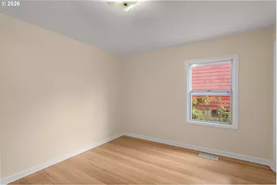 95 SE 87th Ave, Portland, OR 97216 - Photo 9