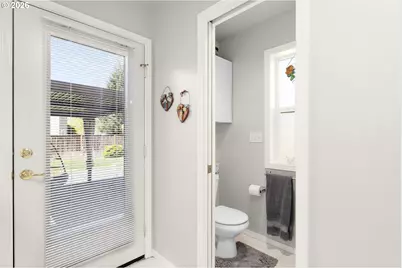 402 Martha Dr, Roseburg North, OR 97495 - Photo 31