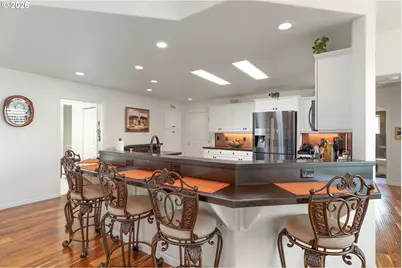 402 Martha Dr, Roseburg North, OR 97495 - Photo 11