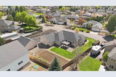 402 Martha Dr, Roseburg North, OR 97495 - Photo 41