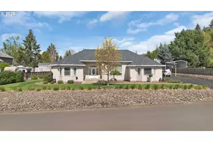 402 Martha Dr, Roseburg North, OR 97495 - Photo 1