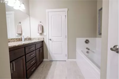 786 North View Dr, Winchester, OR 97495 - Photo 15