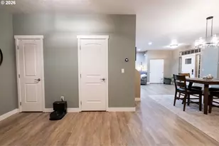 786 N View Dr, Winchester, OR 97495 - Photo 9