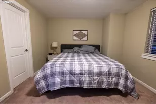 786 N View Dr, Winchester, OR 97495 - Photo 35