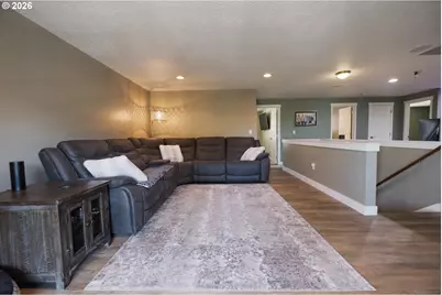 786 North View Dr, Winchester, OR 97495 - Photo 23