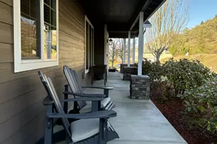 786 N View Dr, Winchester, OR 97495 - Photo 3