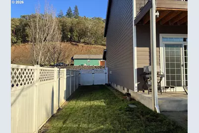 786 North View Dr, Winchester, OR 97495 - Photo 41