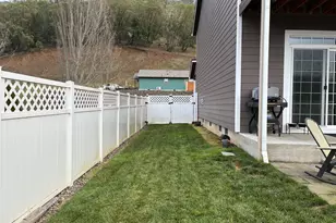 786 N View Dr, Winchester, OR 97495 - Photo 37