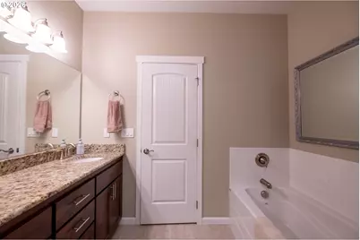 786 North View Dr, Winchester, OR 97495 - Photo 15