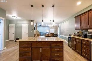 786 N View Dr, Winchester, OR 97495 - Photo 7