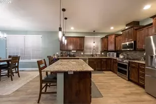 786 N View Dr, Winchester, OR 97495 - Photo 5