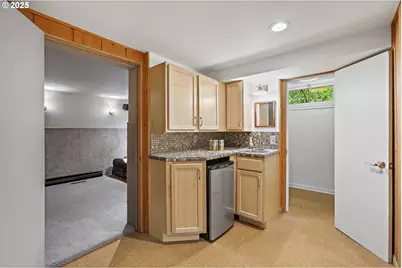 10505 S Hedlund Ave, Portland, OR 97219 - Photo 21