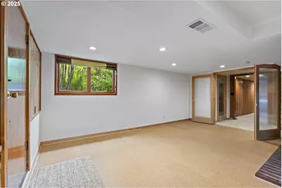 10505 S Hedlund Ave, Portland, OR 97219 - Photo 23