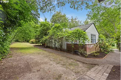 10505 S Hedlund Ave, Portland, OR 97219 - Photo 27