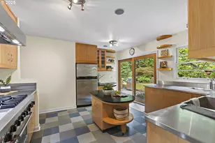 10505 S Hedlund Ave, Portland, OR 97219 - Photo 7