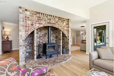 201 NW Country Place Rd, White Salmon, WA 98672 - Photo 15