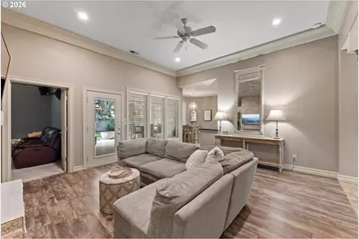 2402 NW Canterbury Dr, Roseburg, OR 97471 - Photo 13