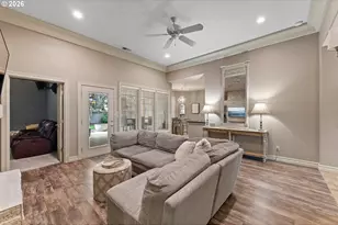 2402 NW Canterbury Dr, Roseburg, OR 97471 - Photo 13