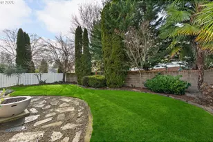 2402 NW Canterbury Dr, Roseburg, OR 97471 - Photo 39