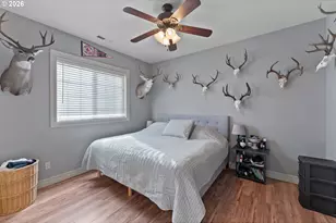 2402 NW Canterbury Dr, Roseburg, OR 97471 - Photo 25