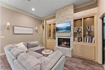 2402 NW Canterbury Dr, Roseburg, OR 97471 - Photo 11