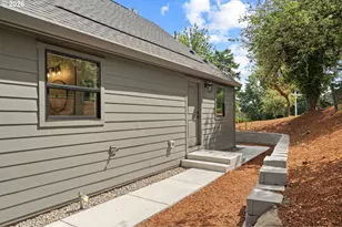 3801 SW Iowa St, Portland, OR 97221 - Photo 37