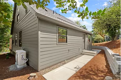 3801 SW Iowa St, Portland, OR 97221 - Photo 37
