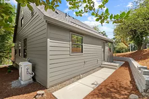 3801 SW Iowa St, Portland, OR 97221 - Photo 37