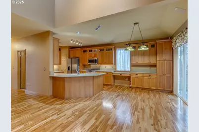 7709 SW Thornton Dr, Wilsonville, OR 97070 - Photo 9