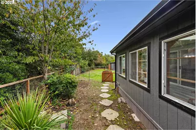 87527 Rhodowood Dr, Florence, OR 97439 - Photo 23