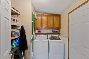 87527 Rhodowood Dr, Florence, OR 97439 - Photo 15