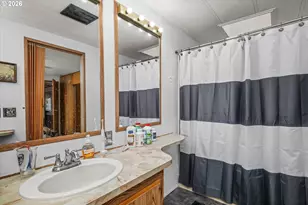 2150 Laura St, Springfield, OR 97477 - Photo 13