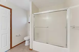 17209 SE Stephens St, Portland, OR 97233 - Photo 31