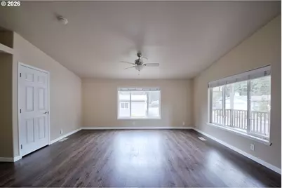 68943 E Cedar Hill Loop, Welches, OR 97067 - Photo 5