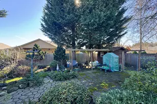 1256 Frogs Leap Ln, Eugene, OR 97404 - Photo 39