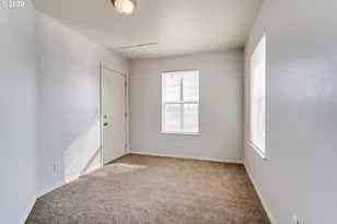 686 Bethel Dr, Eugene, OR 97402 - Photo 13