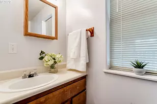 686 Bethel Dr, Eugene, OR 97402 - Photo 9