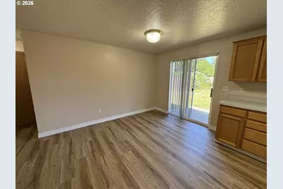 1108 S 11th Ave, Kelso, WA 98626 - Photo 11