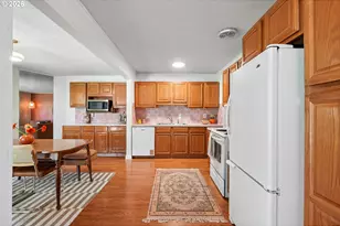 9006 N Gilbert Ave, Portland, OR 97203 - Photo 11