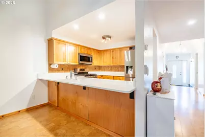 21546 SW Peggy Ct, Beaverton, OR 97003 - Photo 9