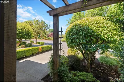 2910 SW Texas St, Portland, OR 97219 - Photo 3