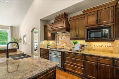 15677 Fieldstone Dr, Lake Oswego, OR 97035 - Photo 17