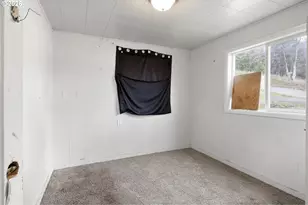 593 NW Sweetbrier Ave, Roseburg, OR 97471 - Photo 23