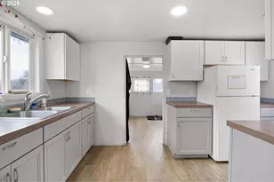 593 NW Sweetbrier Ave, Roseburg, OR 97471 - Photo 15