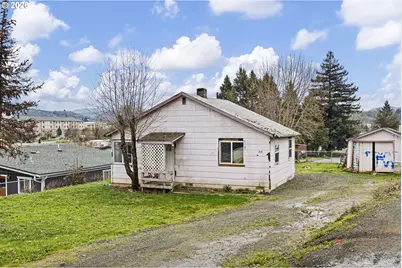 593 NW Sweetbrier Ave, Roseburg, OR 97471 - Photo 31