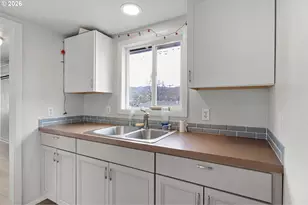 593 NW Sweetbrier Ave, Roseburg, OR 97471 - Photo 19